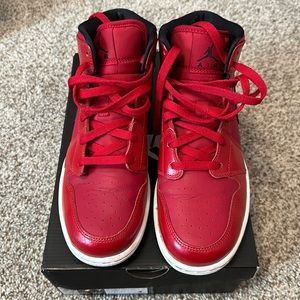 Jordan 1 mid